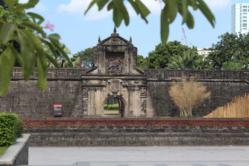 Old Manila Tour: Rizal Park, Intramuros & drive by Binondo