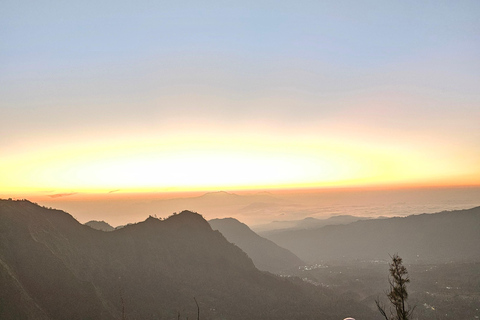 "Java Highlights: Yogyakarta to Bromo & Ijen Volcanoes"