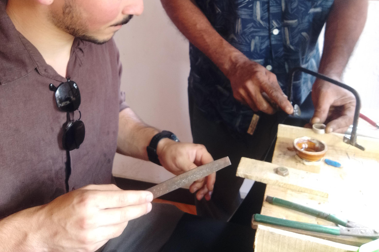 Unawatuna: Traditional Jewelry Making & Gemstone Workshop