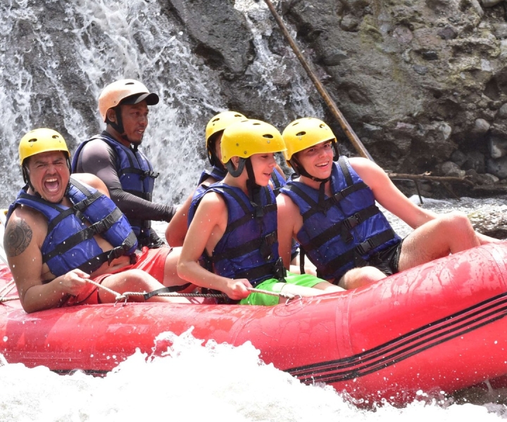 Telaga Waja : 3+ Rapids Score White Water Rafting Adventure