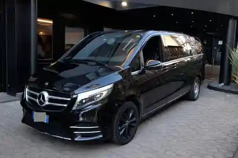 Hamburg Airport (HAM): Private Transfer to Hamburg hotels
