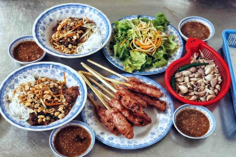 Hue Walking Food Tour - Probiere die besten lokalen Straßengerichte in Hue