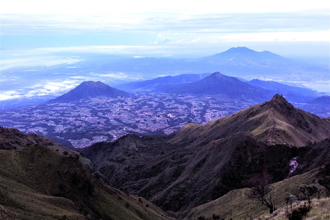 Z Yogyakarty: Jednodniowa wycieczka piesza na górę Merbabu