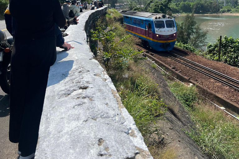 Da Nang: prywatna wycieczka Easy Rider motocyklem przez przełęcz Hai VanZ DA NANG/HOI AN (w obie strony)