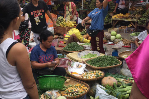 Cebu: Igutan Cave and Waterfalls Hike with Market Visit