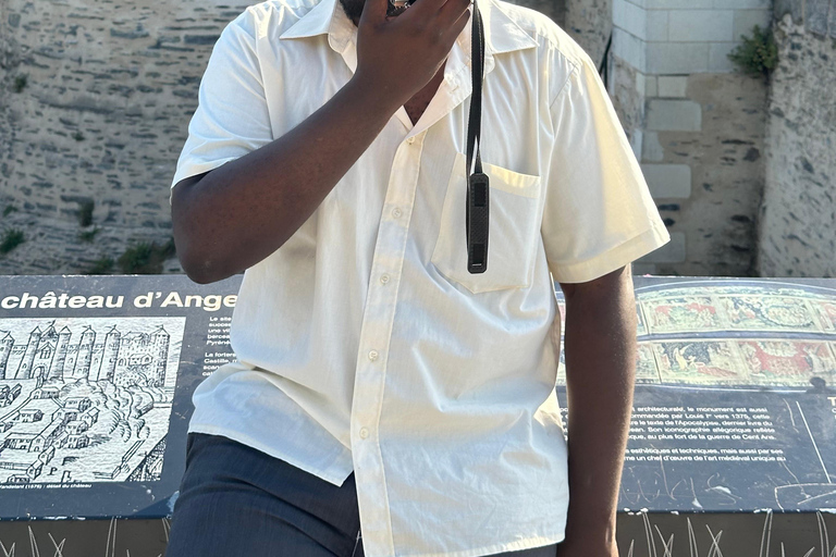 Angers: Château d'Angers, Wine Tasting, and Lunch Tour