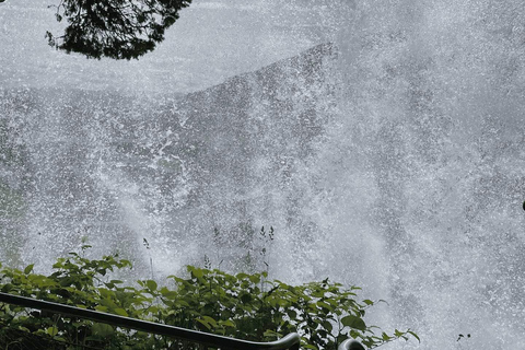 Wycieczka z przewodnikiem: Hardangerfjord, wodospady i przeprawa promem