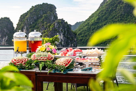 Da Hanoi: Crociera di lusso nella Baia di Ha Long con pranzo a buffetDa Hanoi: Crociera di lusso nella baia di Halong con pranzo a buffet