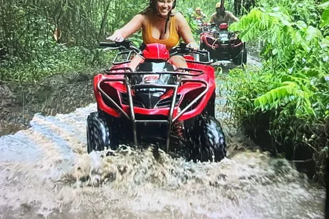 Aventura em quadriciclo ATV em Ubud Bali com almoço