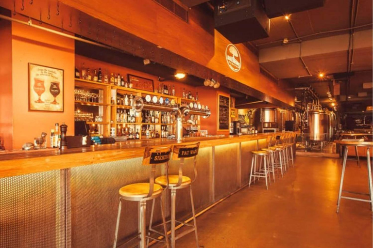 Tour guidato dei pub di Colombo: cammina, bevi e ripetiTour guidato dei pub di Colombo: passeggia, bevi e ripeti