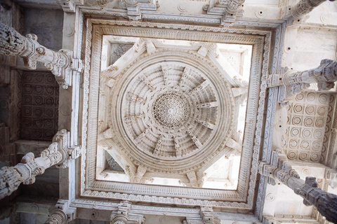 Veja o Templo de Ranakpur com a saída de Jodhpur de Udaipur