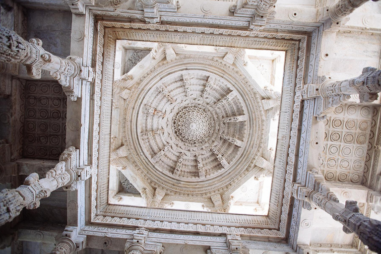 Ranakpur Tempel mit Jodhpur Tropfen von Udaipur aus beobachten