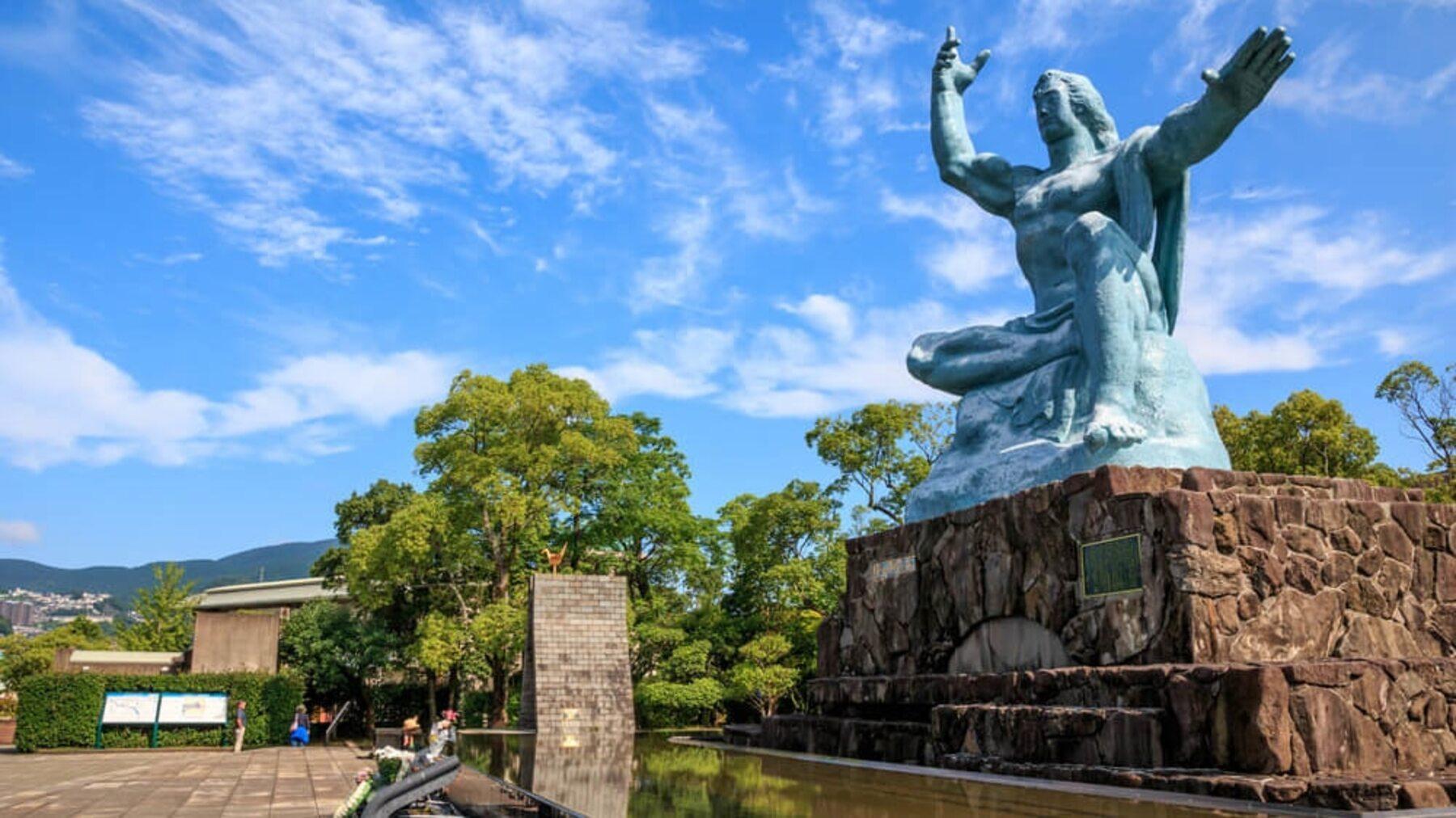 Ganztagestour durch Nagasaki mit lizenziertem Guide und Fahrzeug