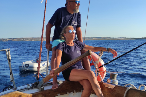 Syracuse: Snorkeling Excursions by Sailboat to Plemmirio Syracuse: Snorkeling Excursions by Sailboat at Plemmirio