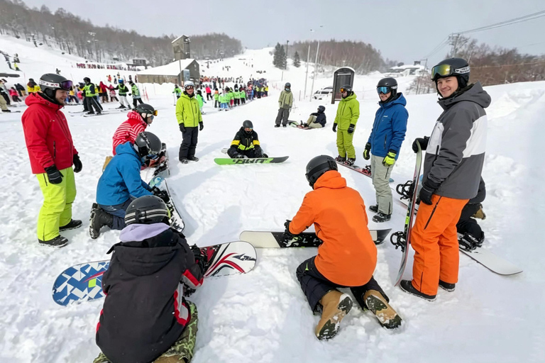 Sapporo: Otaru Asarigawa Ski Resort Day Trip with Lesson Early‑Bird Shift Deluxe Version