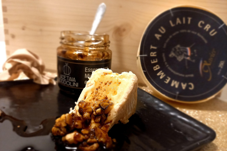 Modena: Organic & Traditional Balsamic Vinegar Tour with EVO Oil Tasting