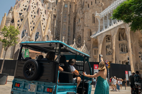 1,5-timmars privat Tuk-Tuk-tur i Barcelona och på stranden1,5-timmars privat tur med tuk-tuk i Barcelona och på stranden