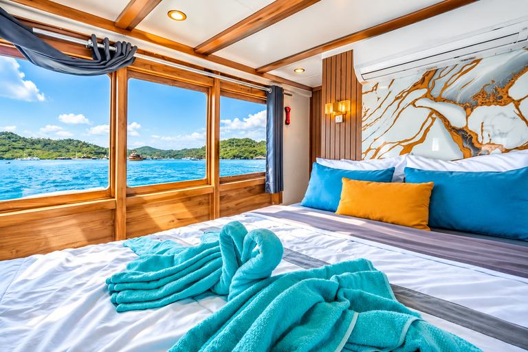 3-Day Komodo National Park Cruise with NK Superior Phinisi Sharing Cabin, Single Bed, Ocean View