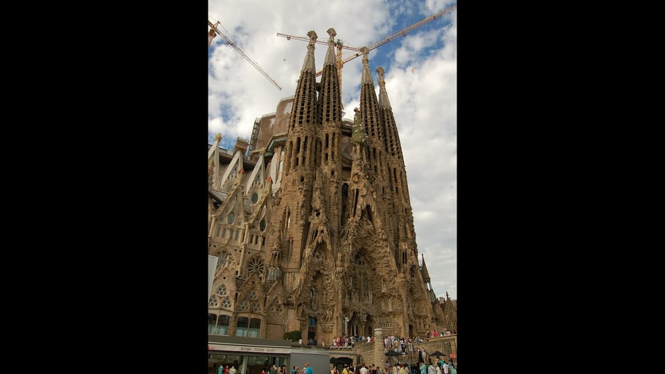 Barcelona: Sagrada Familia Tickets & Tour With Tower Access | GetYourGuide