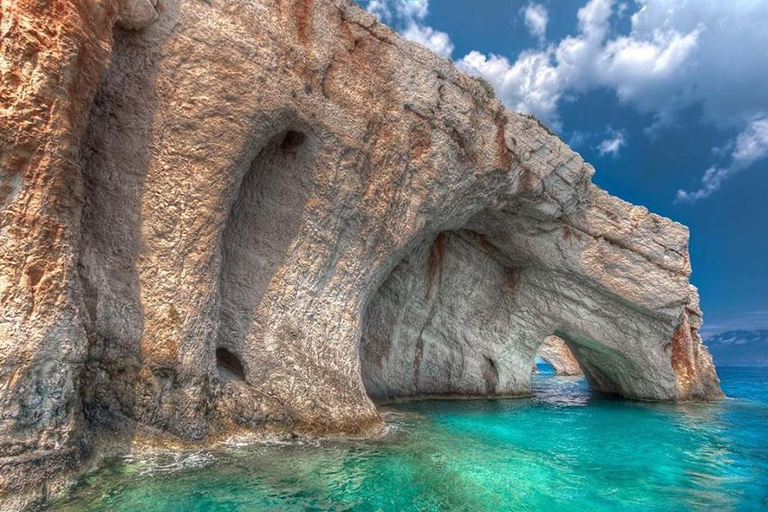 Zakynthos: Xigia, Navagio Shipwreck and Blue Caves Boat Tour