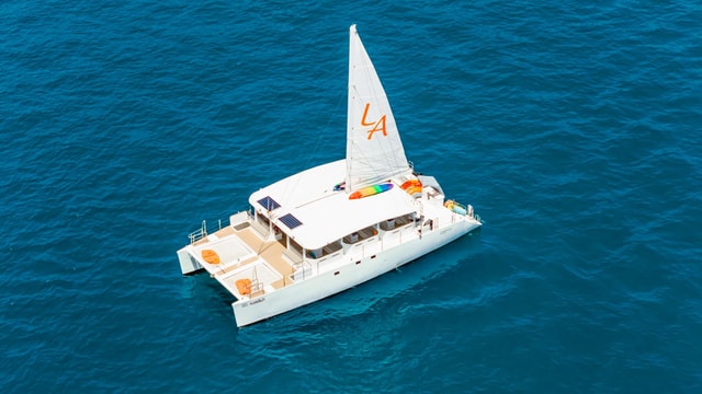 Coral & Racha : BELLINA catamaran with water slide