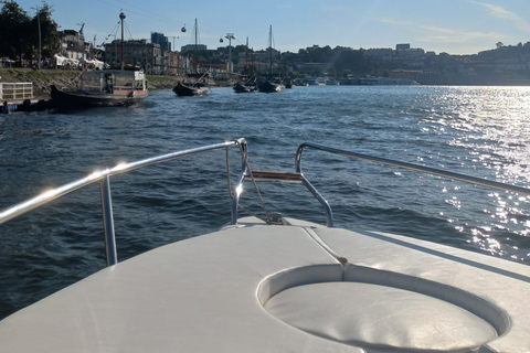 Oporto: Crucero privado en barco por el río DueroOporto: Paseo en barco privado