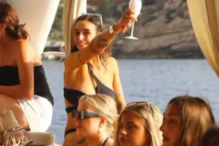 Ibiza: Sunset Boat Tour with Water Sports, Open Bar & Tapas