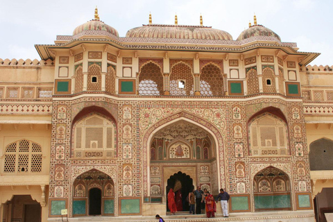 Jaipur: Amber Fort Heritage Walking Tour with Guide Guided Tour with Entrance Fee, Pickup, and Drop-Off Included