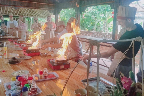 Cooking Class w Phở and Market & Basket Boat Ride in Hoi An Da Nang Pickup
