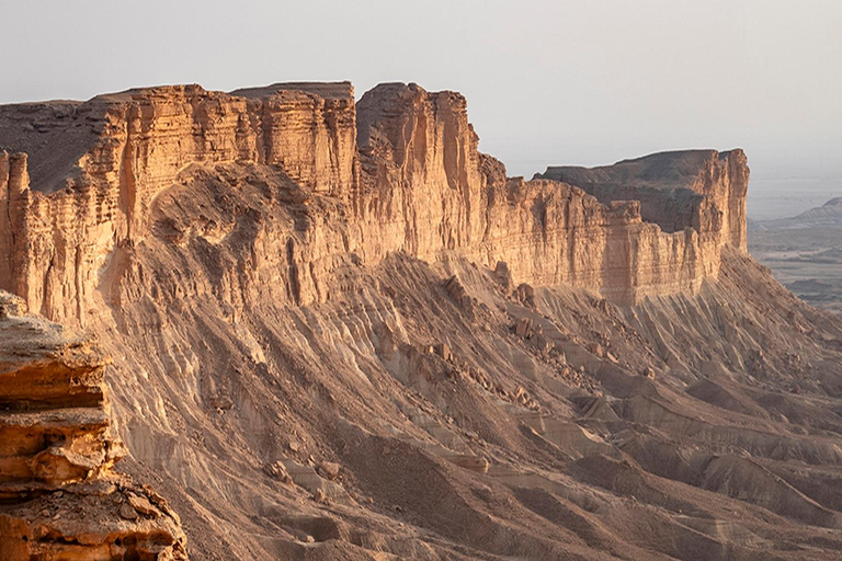 Riyadh: Edge of the World 4x4 Tour Sunset and Stargazing
