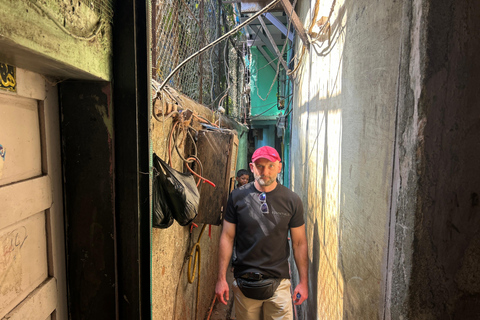 Mumbai: Unique Dharavi Slum Tour with a Local Guide Tour with Hotel Pickup & Drop