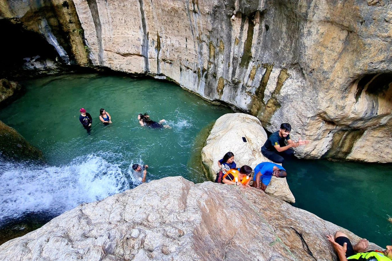 From Muscat: Guided Wadi Tiwi Hike, Romantic Cave & Sinkhole