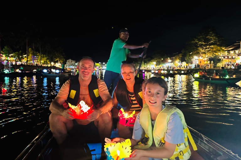 Hoi An/Da Nang: Private Lantern Boat With Release Lantern Hoi An/Da Nang: Private Lantern Boat With Realese Lantern