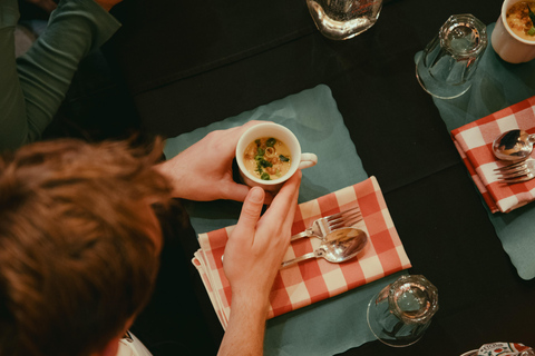 Quebec City: Old Town Food Tour with 8+ Tastings & Poutine