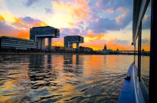 Köln: Rheinschifffahrt mit Live-Musik