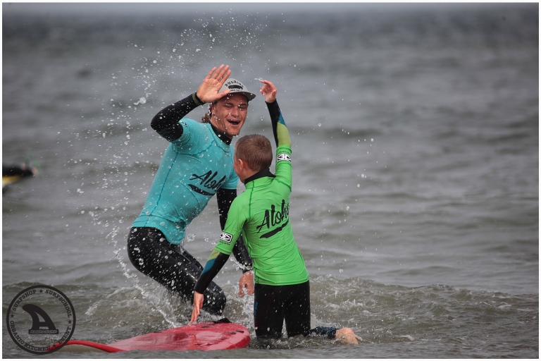 Scheveningen Beach: 1,5-stündiges Surferlebnis für KinderScheveningen Beach: 1,5 Stunden Gruppen-Surferlebnis für Kinder