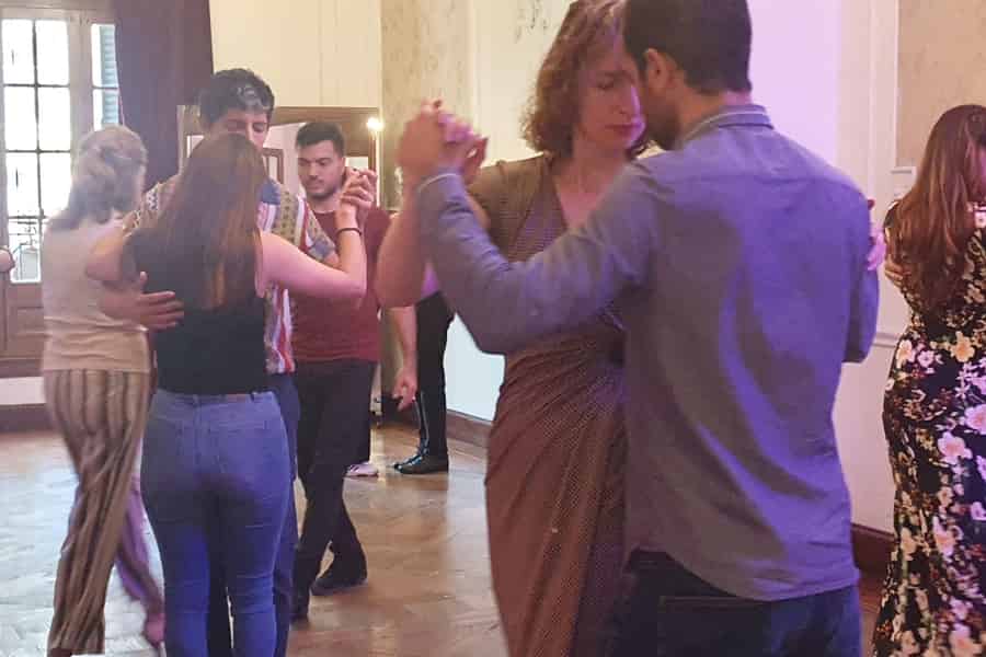 Buenos Aires: Gruppen-Tangokurs mit Mate und Snacks