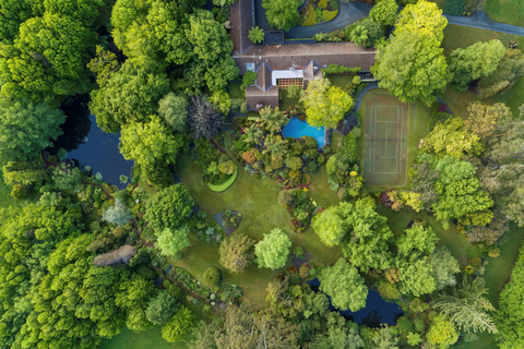 Extravagância privada de jardins e esculturas em AucklandO melhor jardim e escultura extravagante de Auckland!