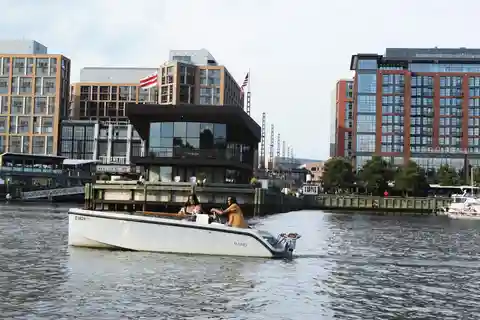 Washington DC: Navy Yard: passeio de barco autônomo com mapa