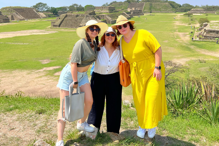 Monte Albán, hierve el agua, Mezcal y Teotitlán