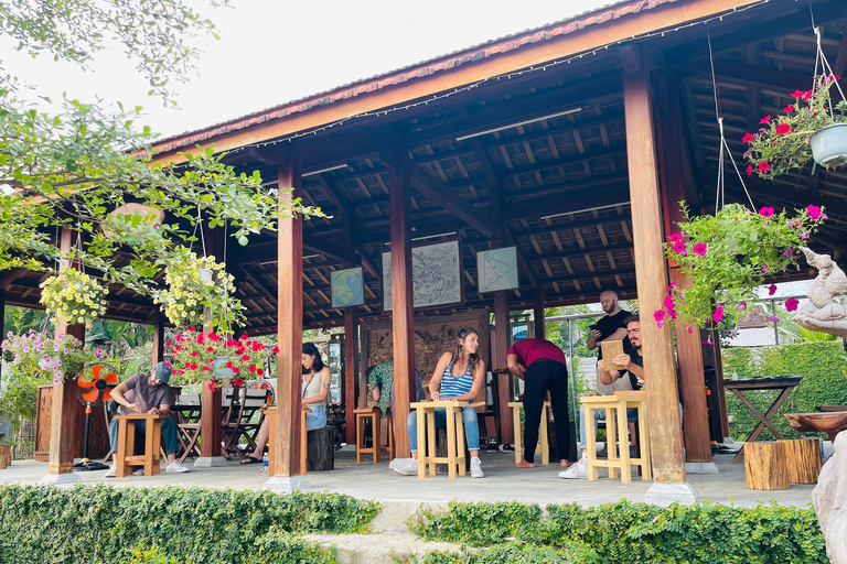 Hoi An : 3 heures de cours de sculpture sur bois avec un artiste local