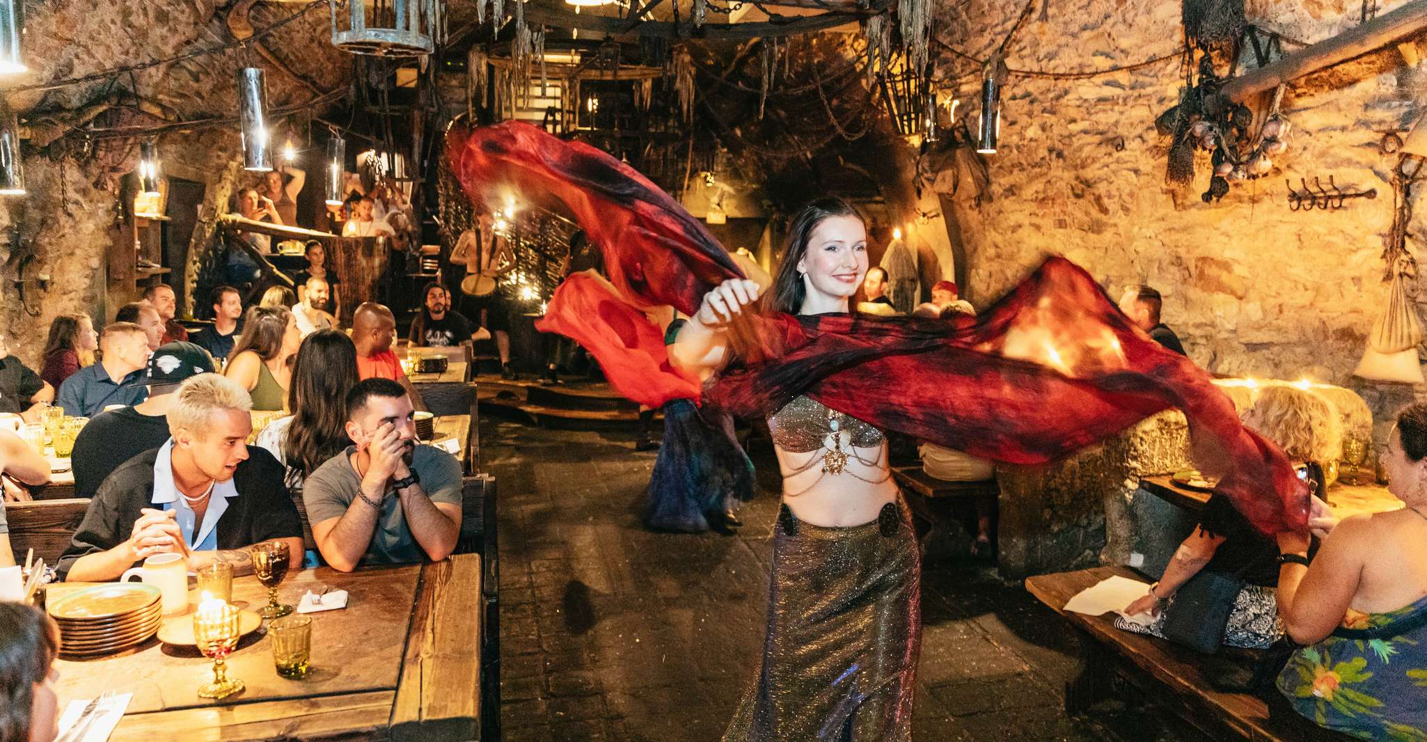 Prague: Medieval Dinner with Unlimited Drinks