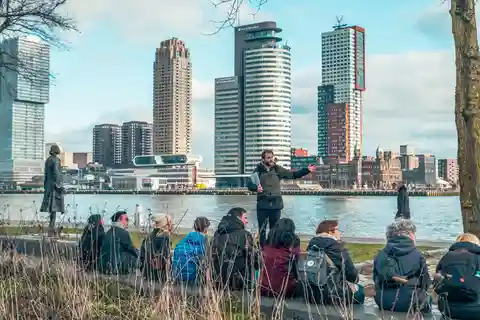 Rotterdam: Highlights & Gems Walking Tour with Dutch Local