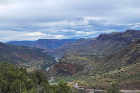Chrysotile Arizona: fuoristrada verso i panorami mozzafiato del Regal CanyonChrysotile Arizona: fuoristrada verso il Regal Canyon e i suoi panorami mozzafiato