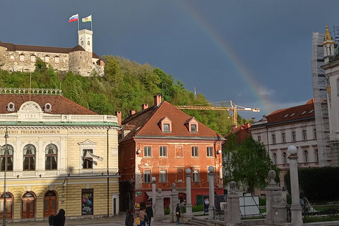 Ljubljana: Old Town Guided Walking Tour in French