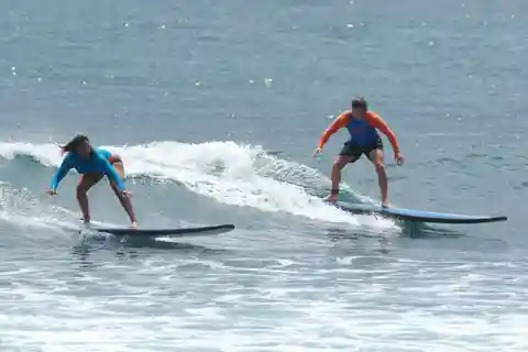 LEKCJA SURFINGU ULUWATU DLA WSZYSTKICH POZIOMÓW