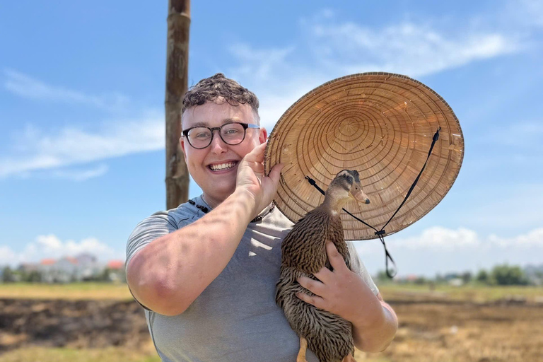 Hoi An: Duck Leader Experience & Coconut Basket Boat Ride