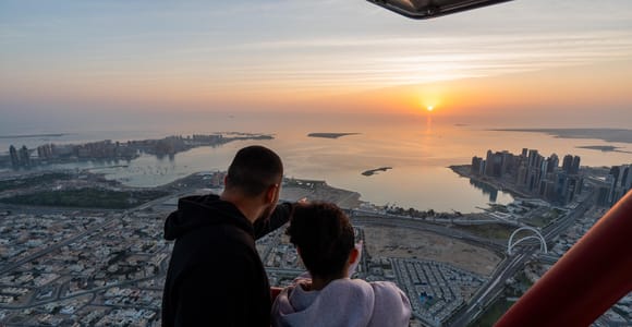 Qatar: Sunrise Hot Air Balloon Experience above Doha
