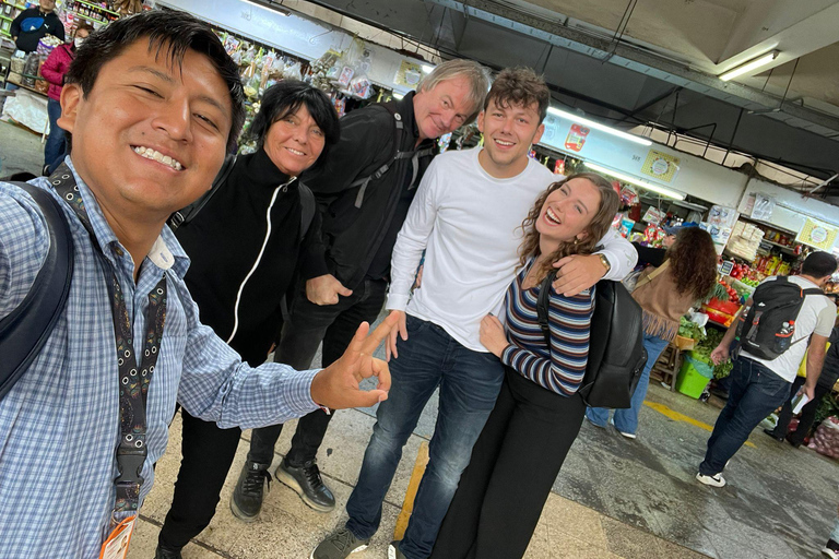 Lima: City Walking Tour with Catacombs and Fruit Tasting