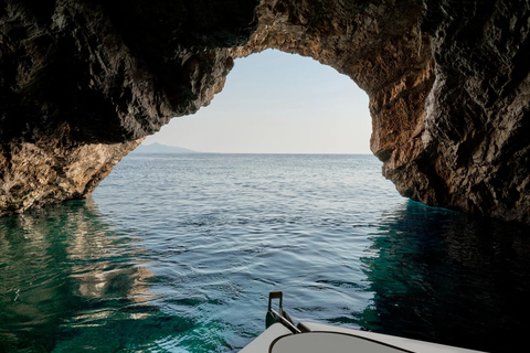 Zakynthos: Shipwreck Beach and Blue Caves Boat Tour Zakynthos: Shipwreck Beach and Blue Caves Boat Tour